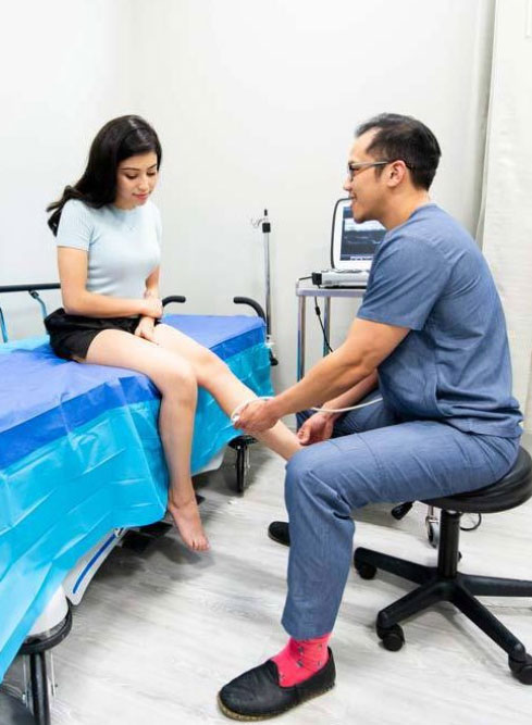 Are you looking for a “varicose vein center near me in Texas, 2020?” In this article, we describe the best treatment options to consider when looking for vein centers in Texas.